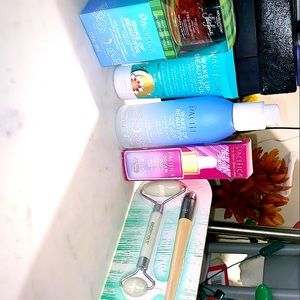 Pacifica face bundle